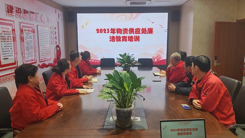 周末叉车培训适合以下人群：